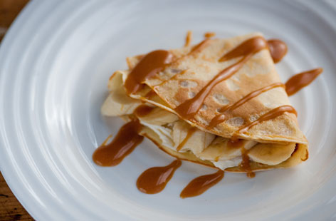 Marcello Tully’s sticky toffee banana pancakes are delicious and the kids will love making and flipping the pancakes.