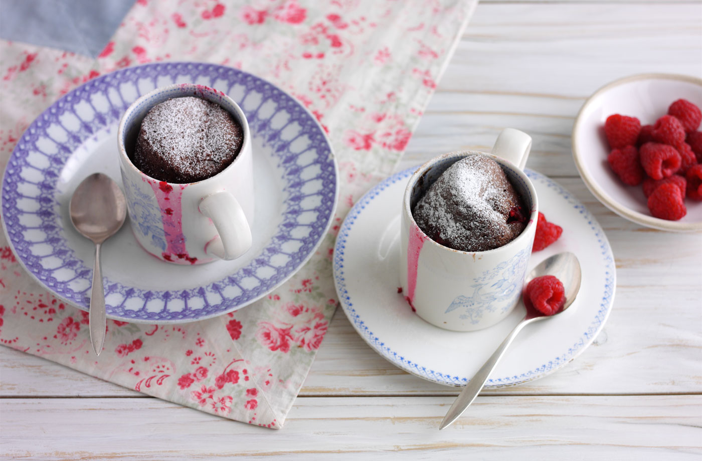 Malted hot chocolate and raspberry mug cake recipe