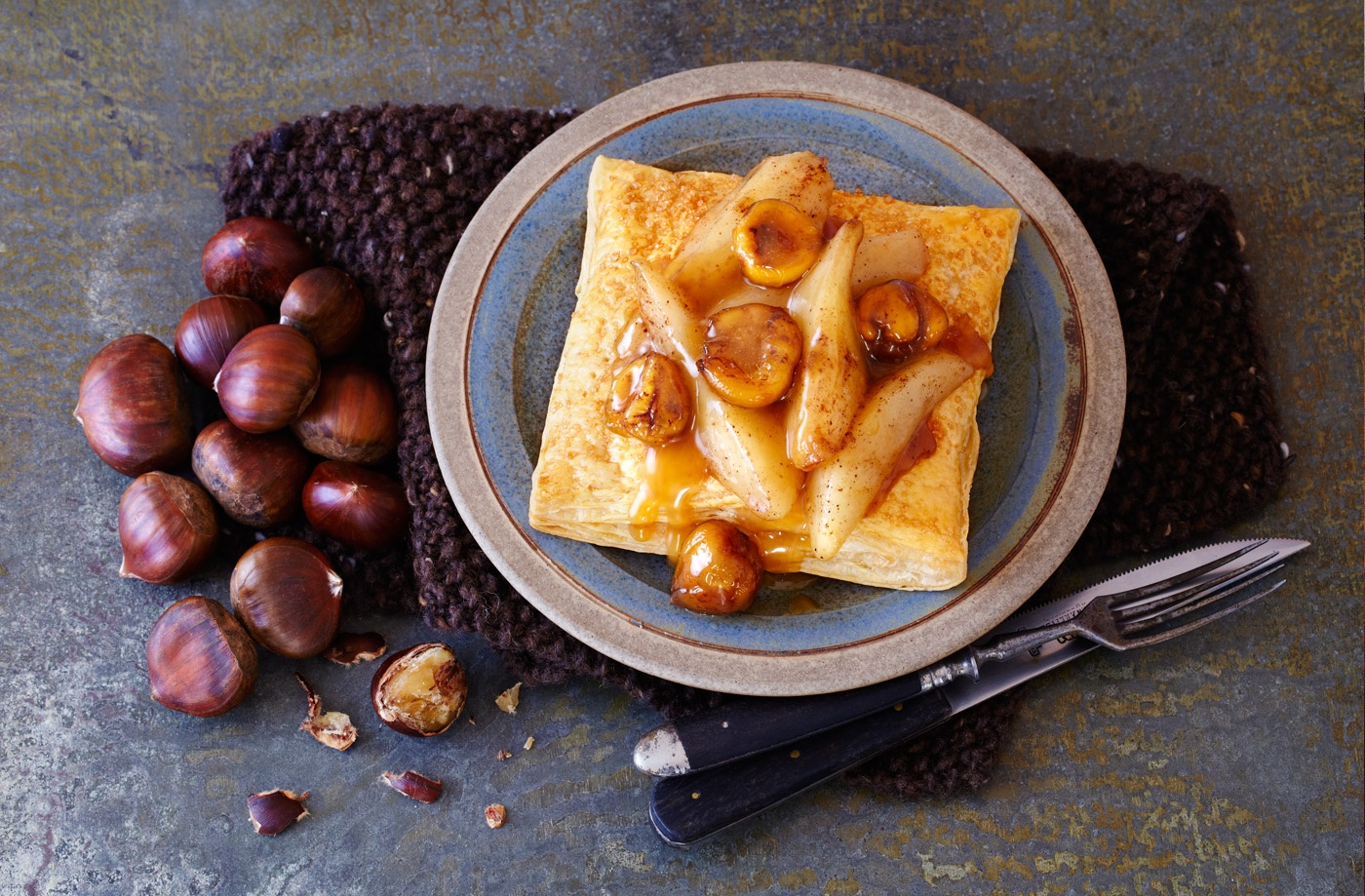 Pear and chestnut squares with caramel sauce recipe