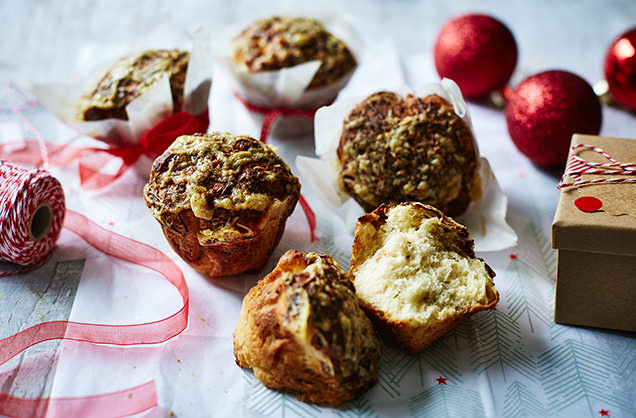 Rosemary, gruyère and bacon mini panettones recipe