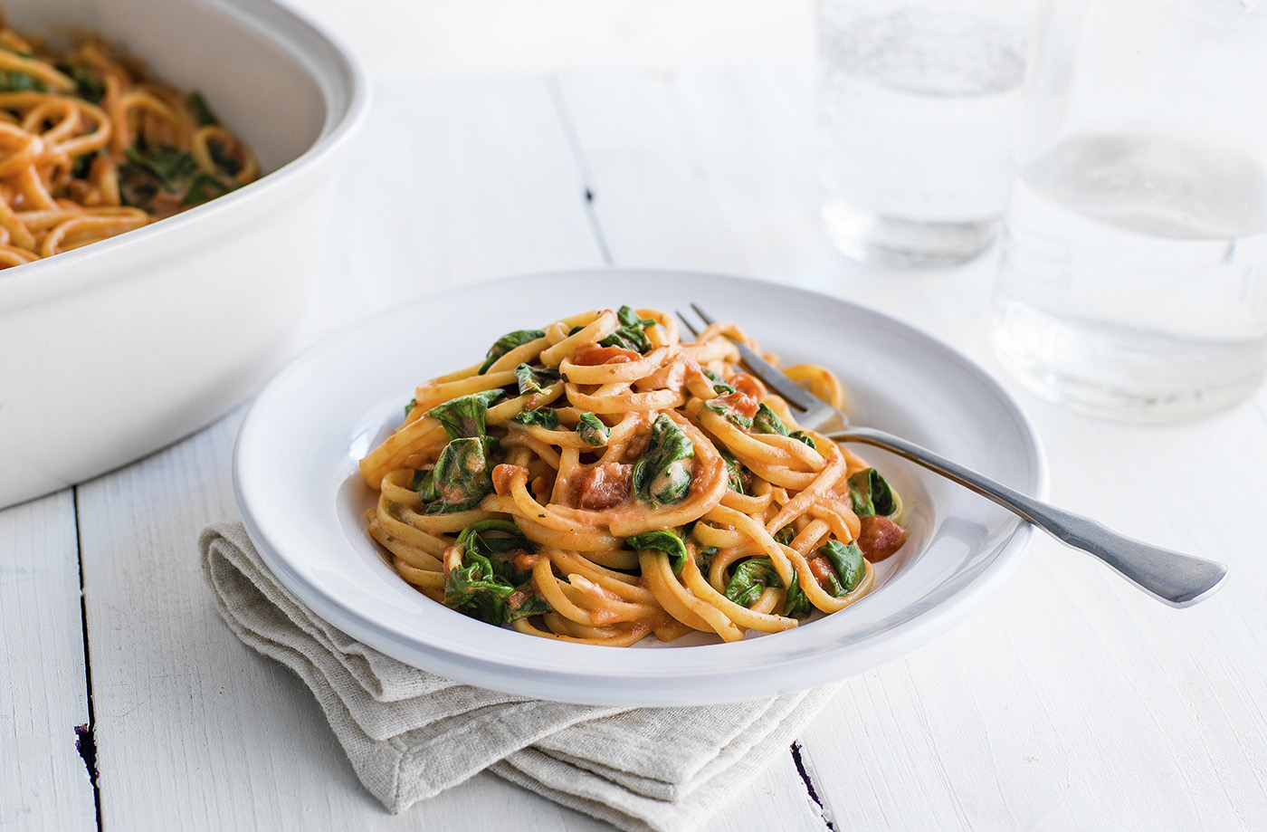 One-pot tomato and mascarpone linguine recipe