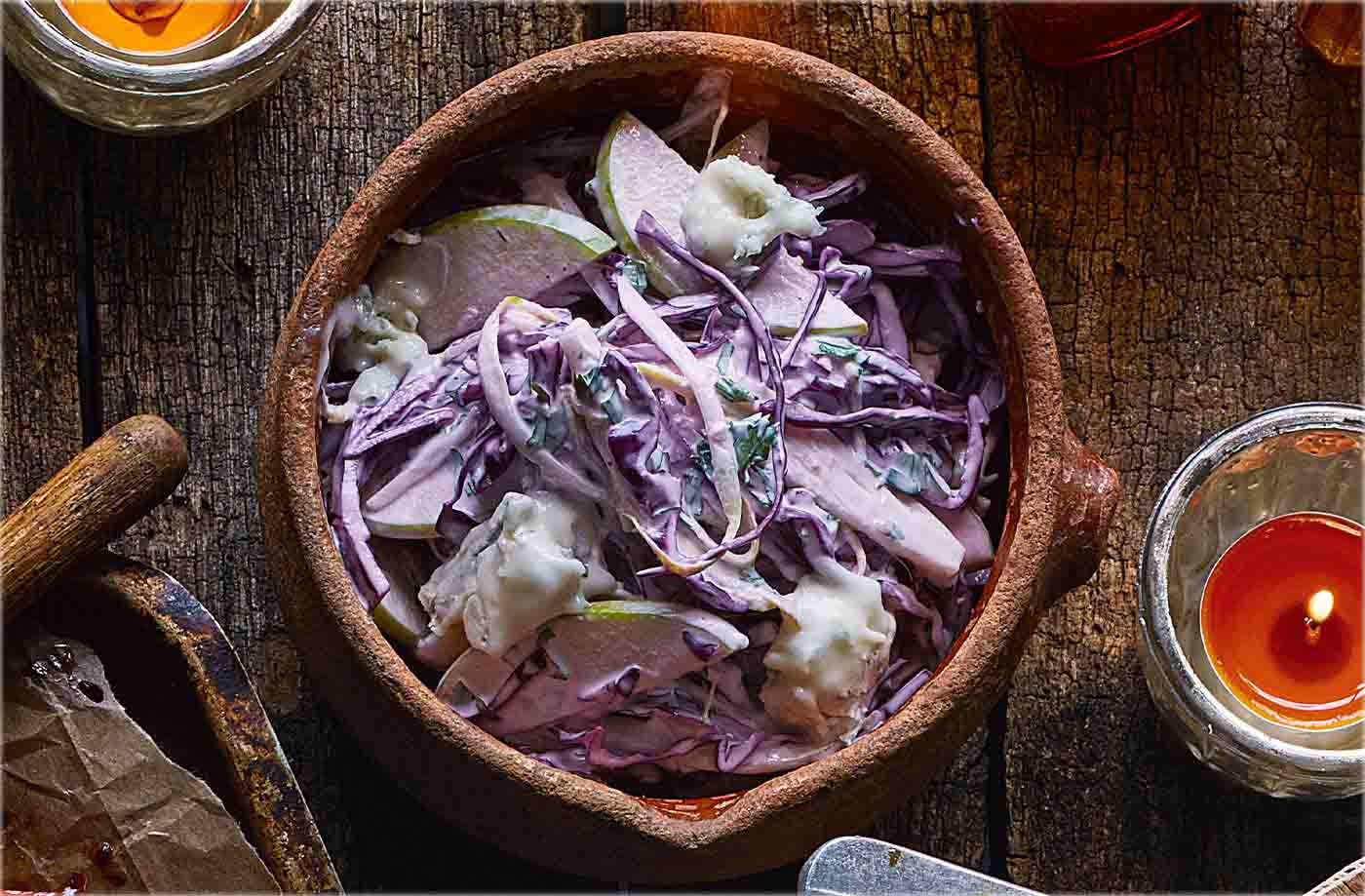 Coleslaw with chicory, apple and blue cheese recipe