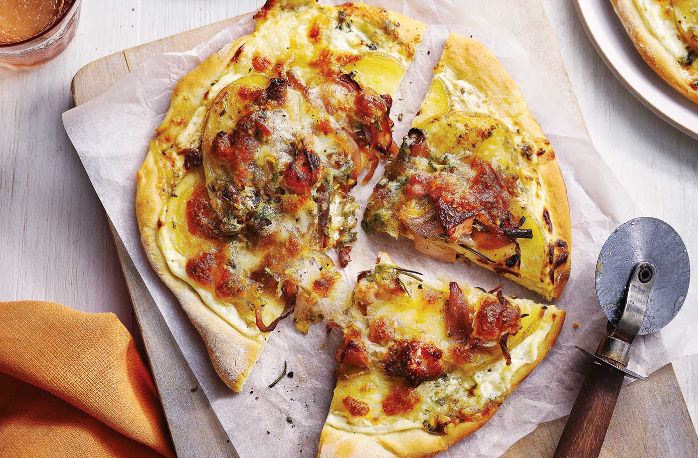 Bacon and blue cheese white pizzas recipe