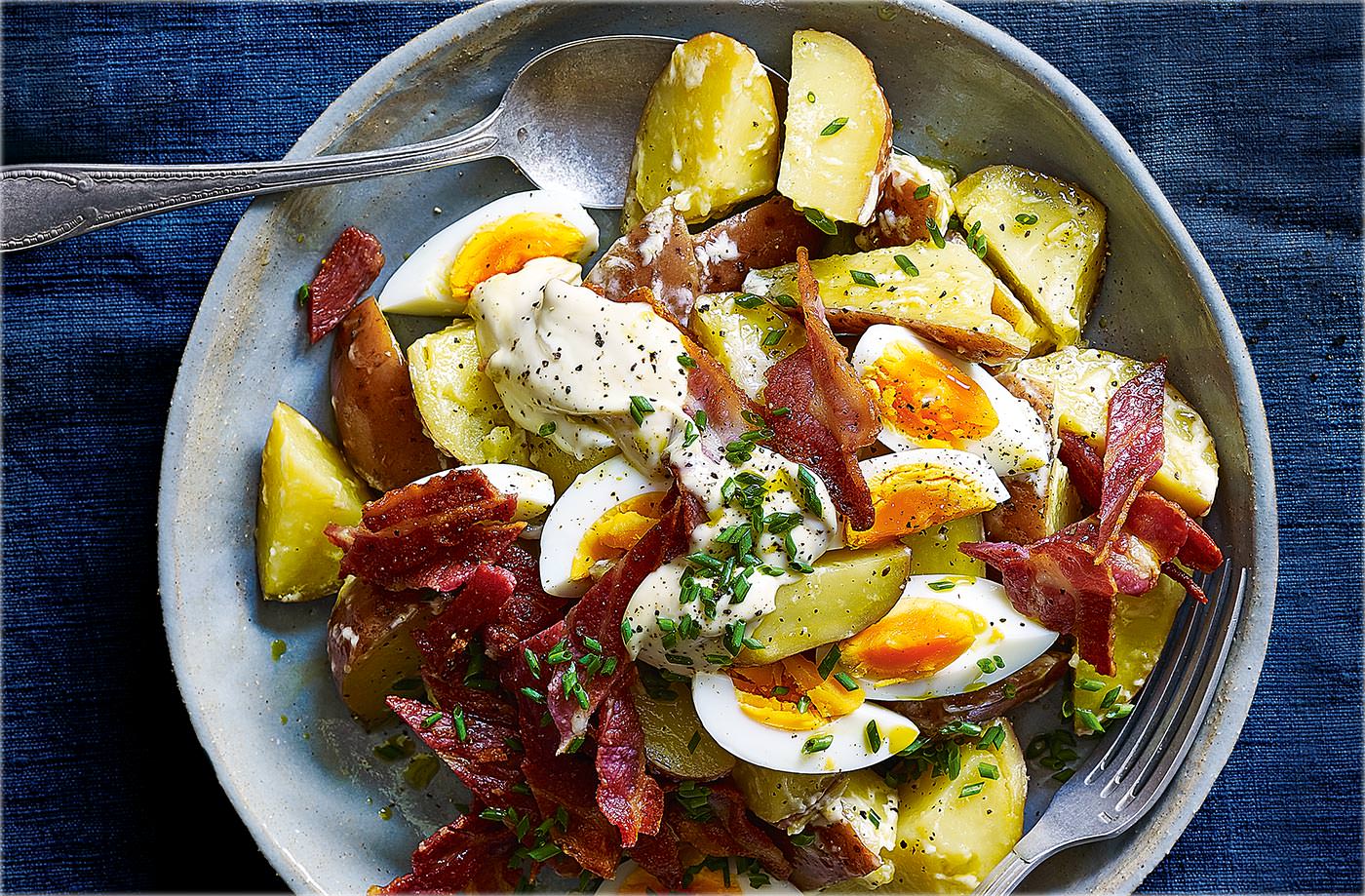 Crispy bacon and egg salad recipe