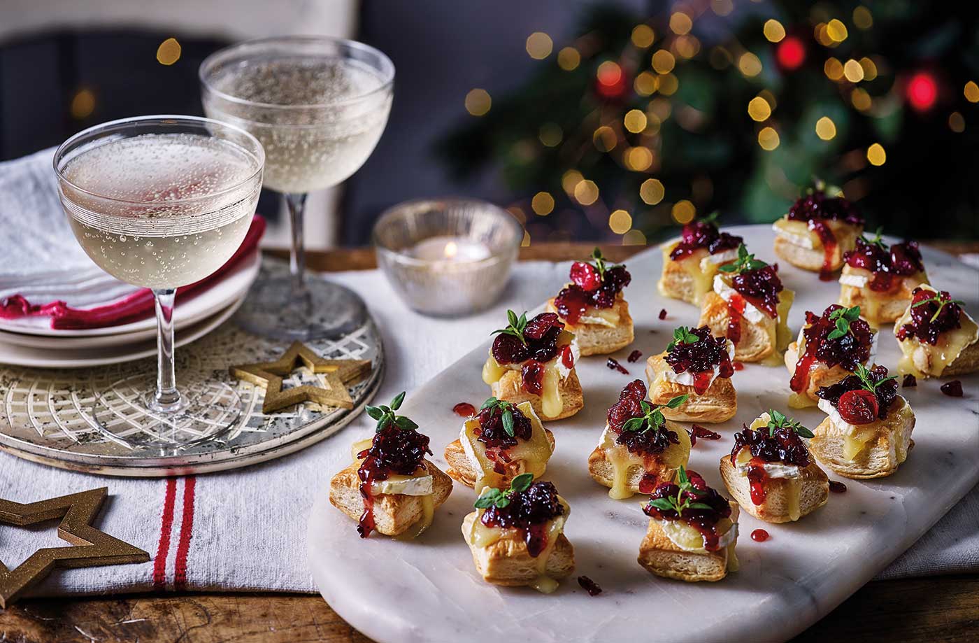 Cranberry Camembert puffs recipe