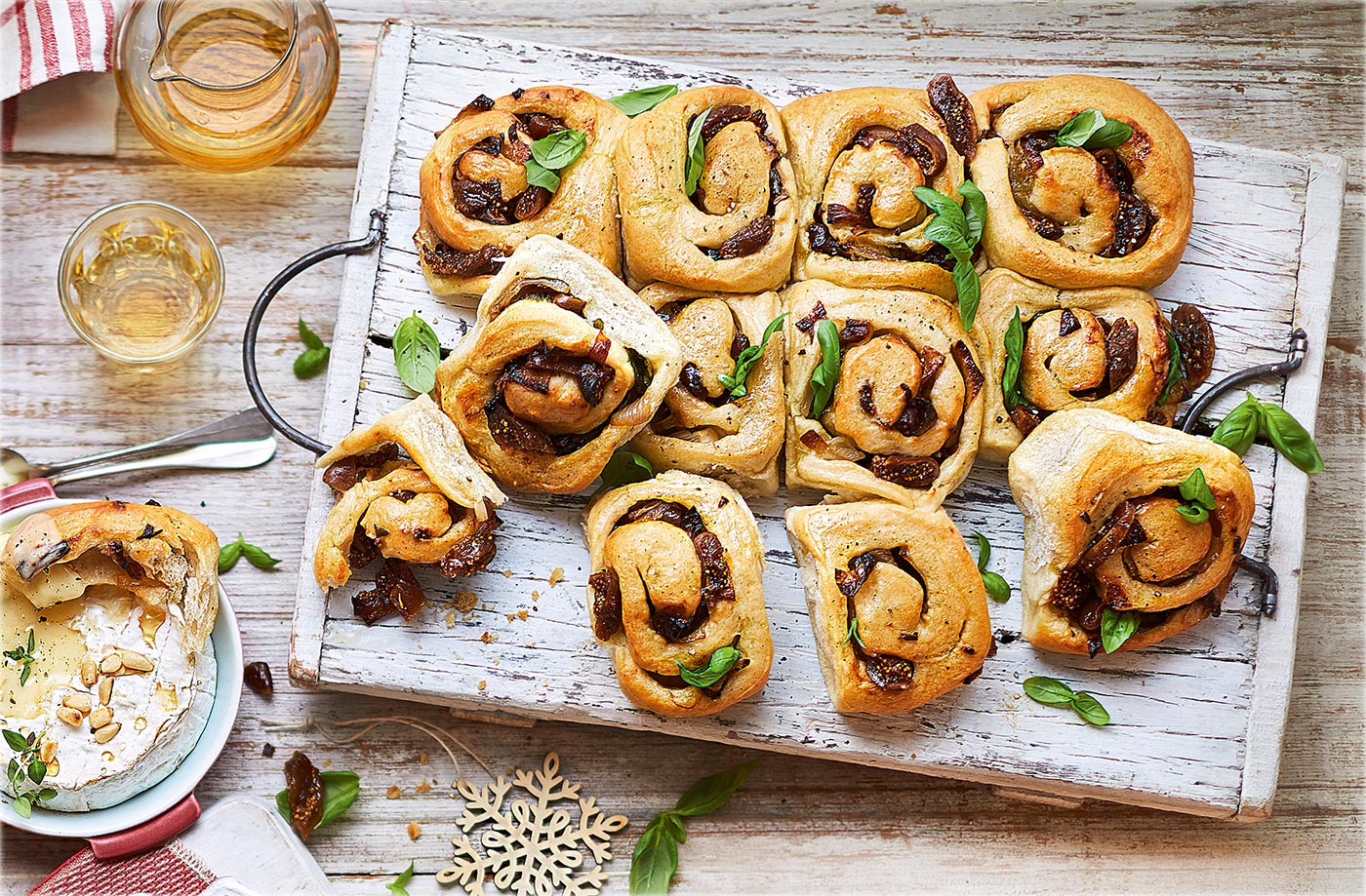 Fig and shallot bread with honey-baked Camembert recipe