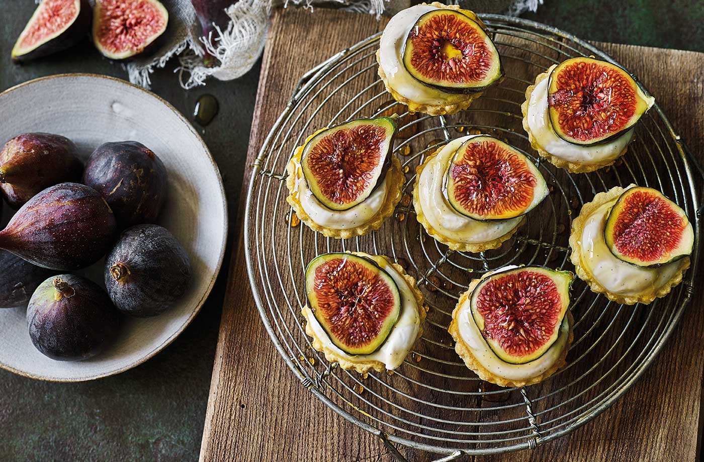 Fig, yogurt and honey tartlets recipe