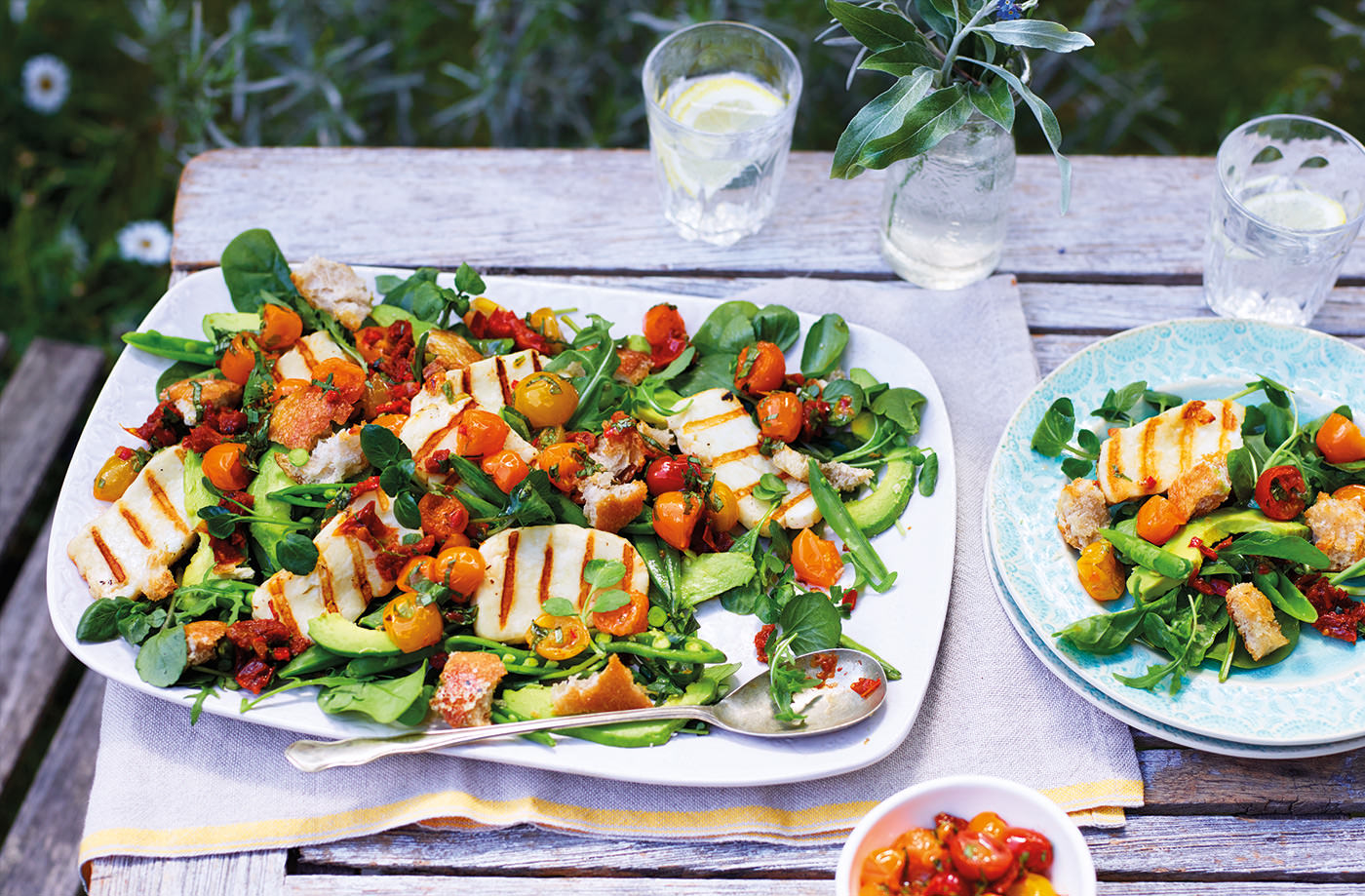 Grilled halloumi salad recipe
