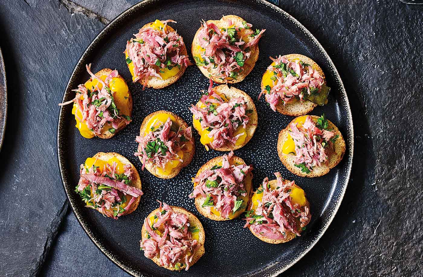 Ham hock toasts recipe