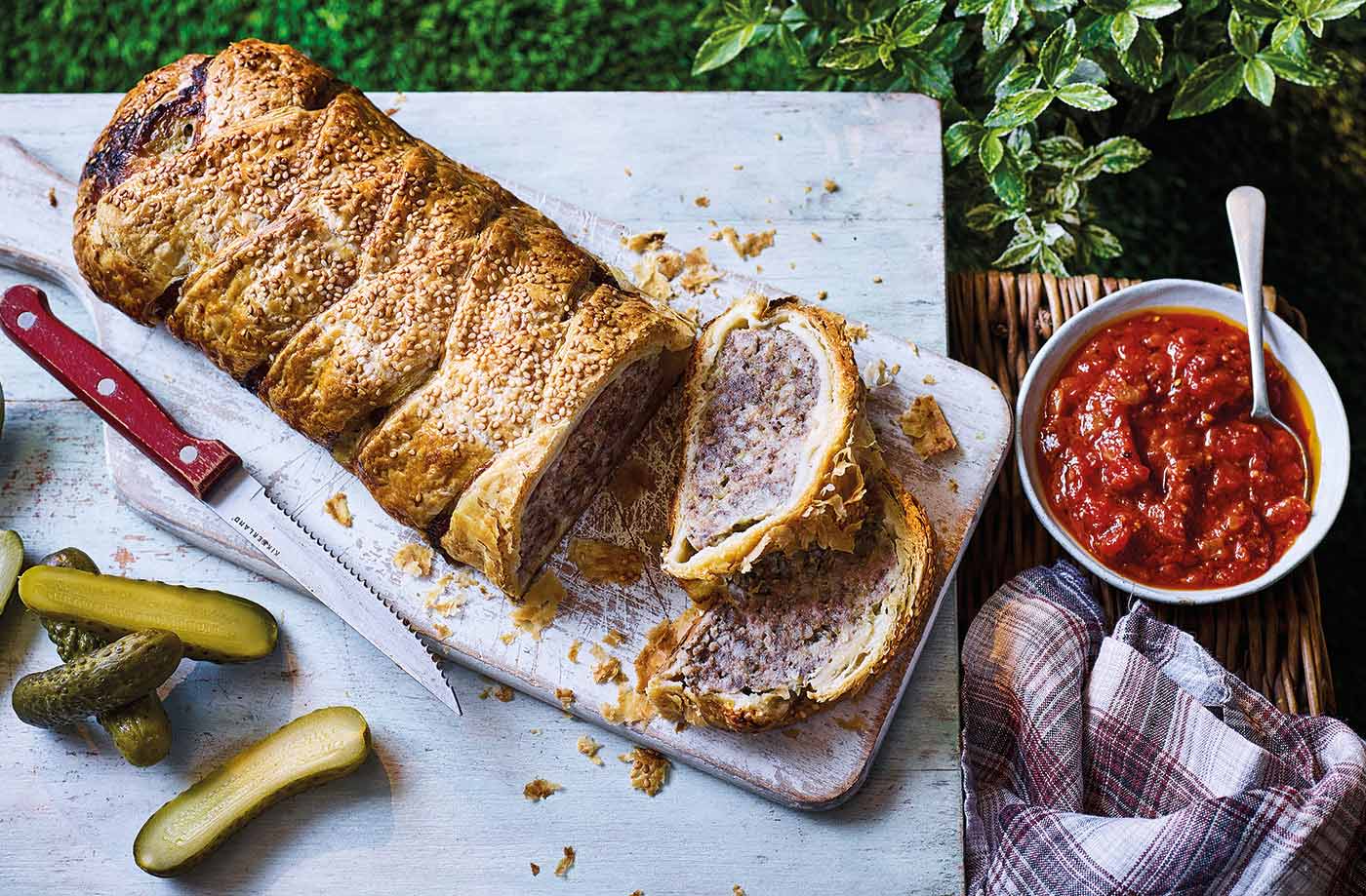 Meatloaf picnic pie with tomato sauce recipe