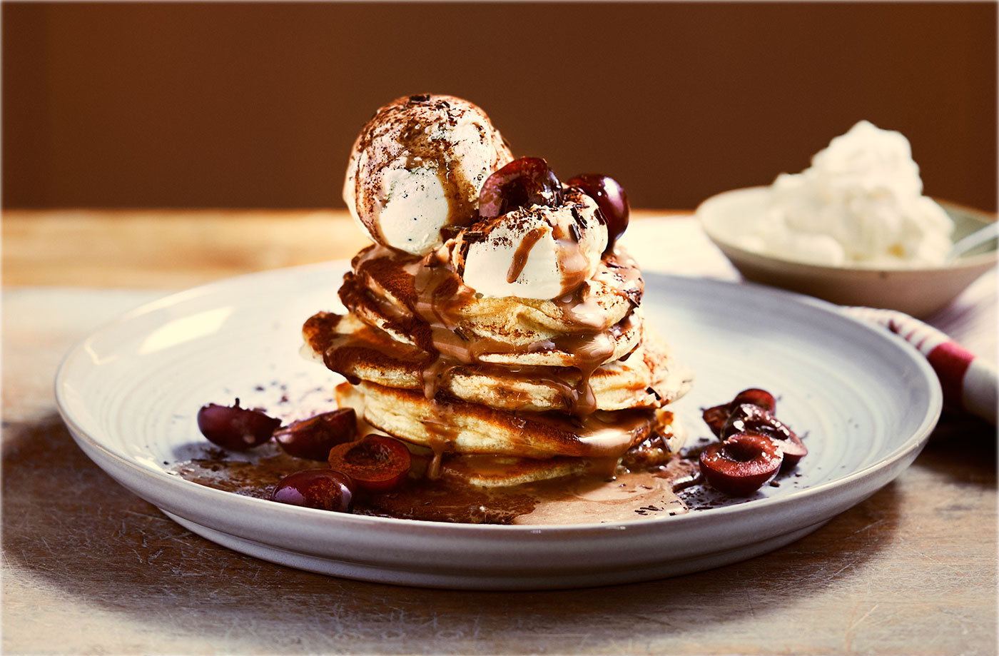 Mocha-caramel pancakes with cherries recipe