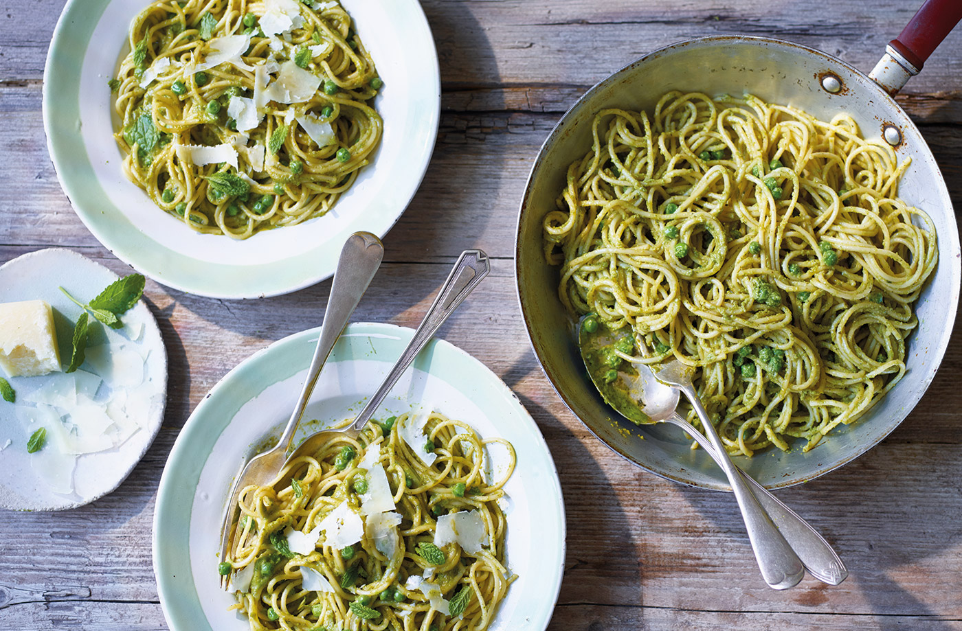 Pea and mint spaghetti recipe