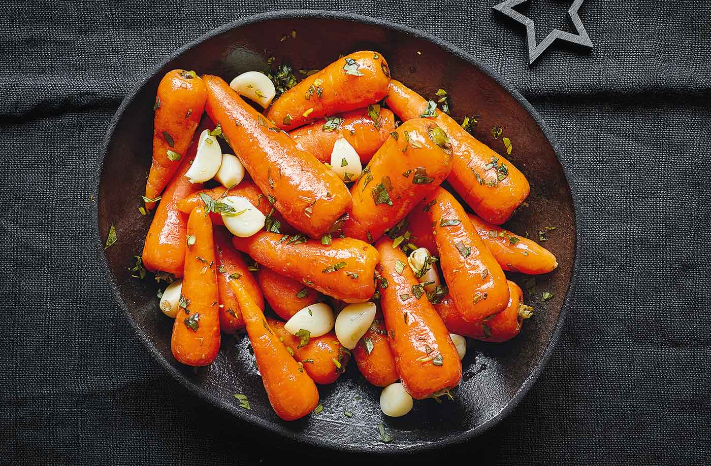 Whisky-glazed carrots with garlic and tarragon recipe