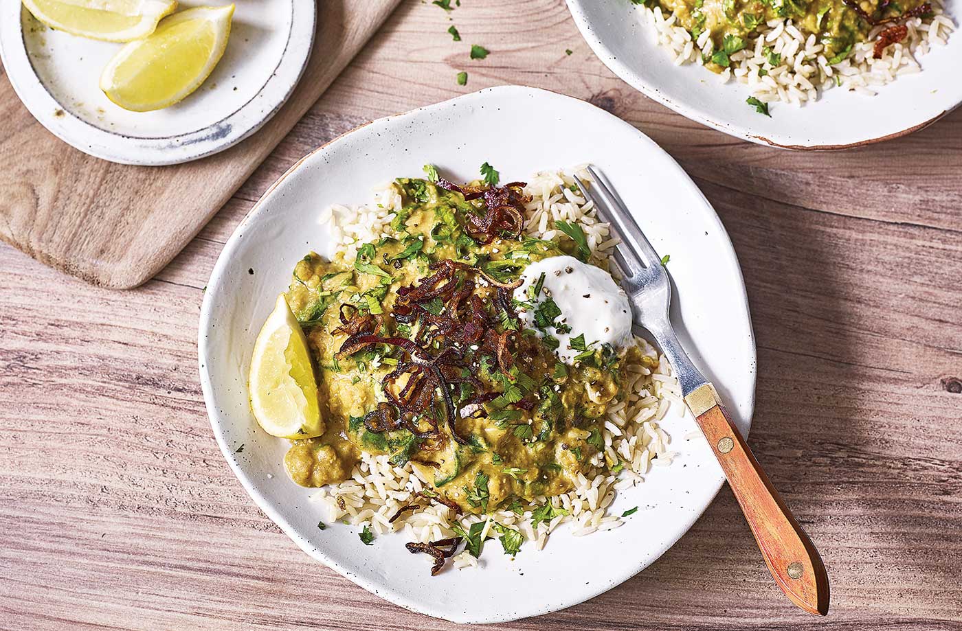 Red lentil and spinach korma recipe