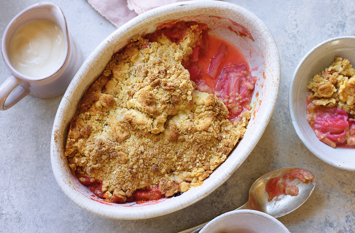 Old-fashioned rhubarb crumble recipe