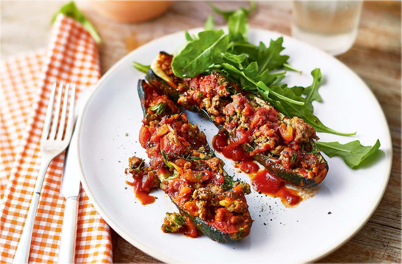 Stuffed courgettes in tomato sauce recipe