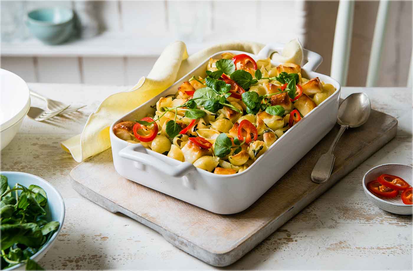 Vegetarian pasta bake with halloumi recipe