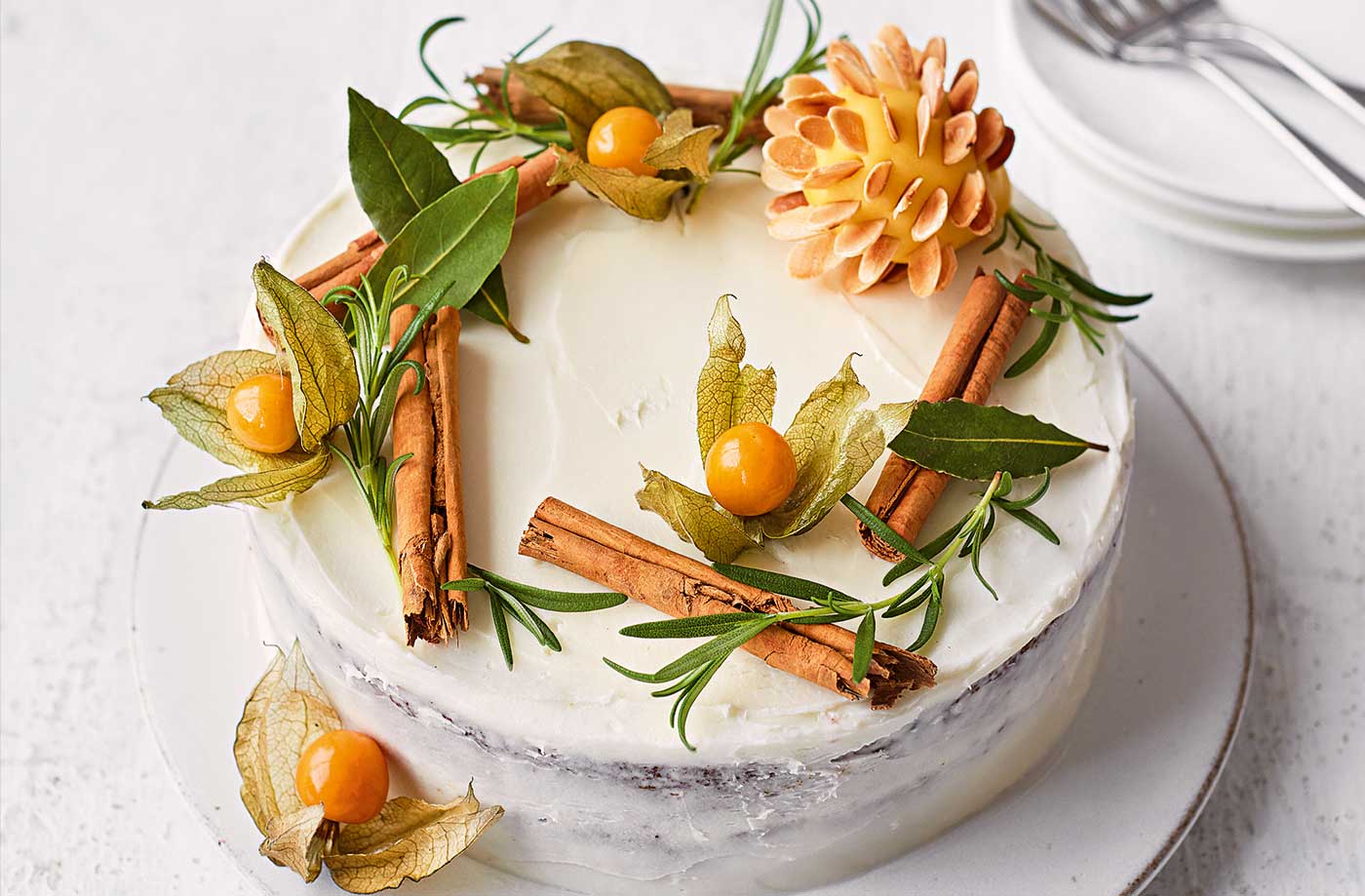 Woodland wreath Christmas cake recipe