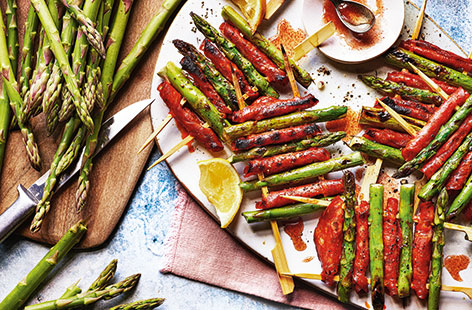 If you're looking for an easy barbecue side dish, try these speedy asparagus and chorizo skewers