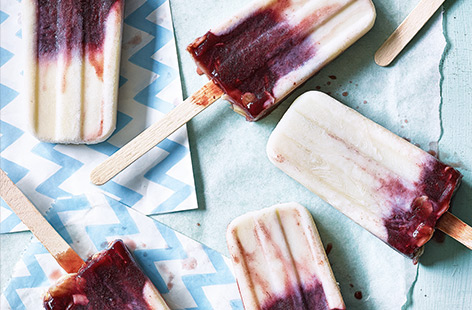 The flavours of a traditional Bakewell tart have been transformed into this refreshing vegan dessert. This easy layered ice lolly recipe has a sweet layer of fruity coulis and crunchy almonds at the base of creamy dairy-free yogurt.