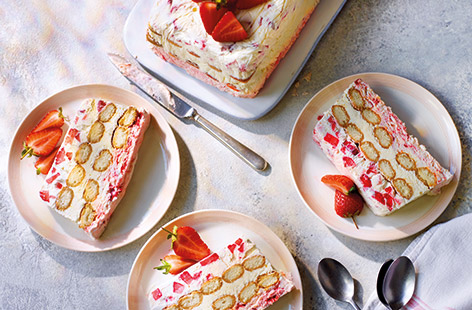 We’ve reinvented a classic British pudding for summer with this frozen strawberry trifle recipe. It’s got everything you need from a trifle – creamy custard, sweet jam, fresh fruit and sponge fingers – frozen in a loaf tin for a summer showstopper.