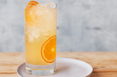 This easy cocktail recipe brings together a classic gin and tonic with a refreshing fruity iced tea, for the ultimate refreshing summer tipple. A summer cocktail party or barbecue won't be complete without a generous pitcher to share.