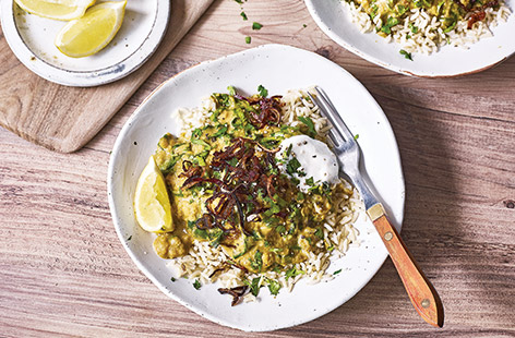 Korma curry is an absolute classic, and this easy vegan version with hearty red lentils and spinach is a great idea for a healthy family dinner.