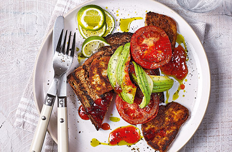 For a quick vegetarian breakfast that's ideal for a treat, look no further than this spicy halloumi fry-up recipe