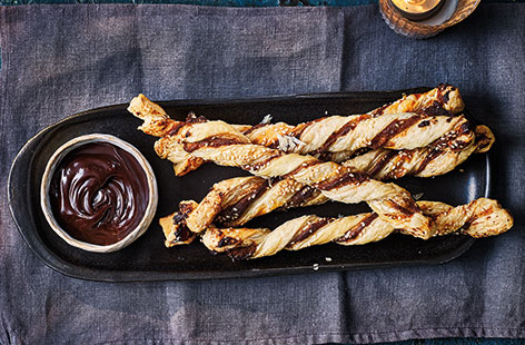 If you're struggling to think of the perfect party food for your next celebration, try these delicious pastry straws, filled with tasty tahini (or peanut butter, if you prefer) and sweet honey