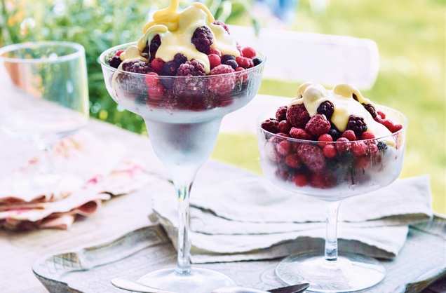 Frozen berries with hot white chocolate sauce recipe