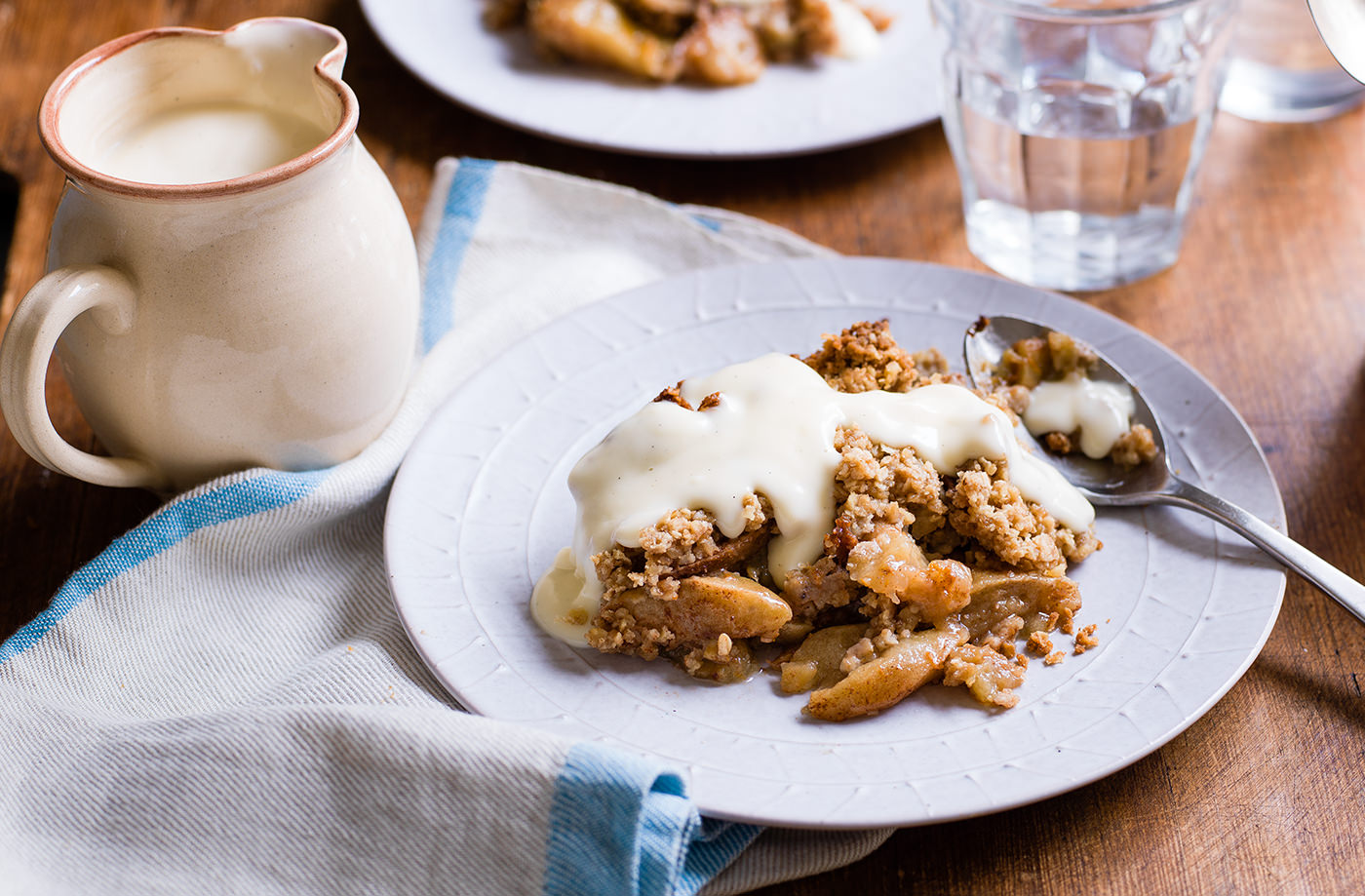 Slow-cooker apple crumble recipe