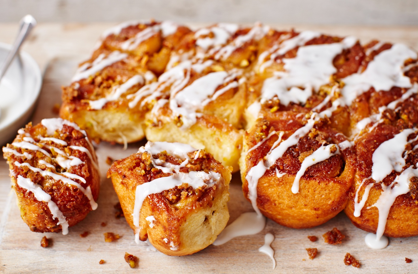 Lemon and pistachio buns recipe