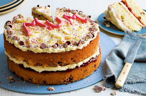 When it comes to what to make for their mum this Mother’s Day, siblings Bill and Izzy, from our story, are in total agreement: it has to be a cake