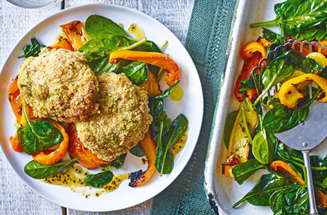 Try our healthy spin on breaded mushrooms, coated in a fragrant chive and oat crumb, and baked in the oven until crisp. They taste delicious served on a bed of peppers and spinach, finished with a honey-mustard dressing.