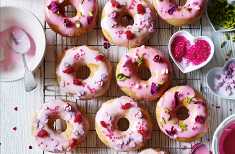 Everybody loves a sweet, sugary doughnut, so what better way to show your love this Valentine's Day than with these gorgeous pink ones. This super-simple edible gift idea uses ready-made doughnuts which you can decorate with coloured icing and sprinkles.