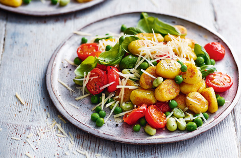 Nothing says summer comforts like warm fluffy gnocchi, tender broad beans and sweet tomatoes. This colourful dish will satisfy your loved one's hunger in no time!