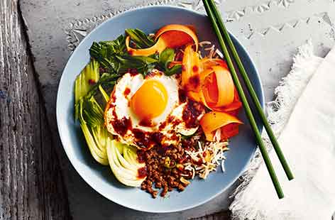 This street food favourite from Korea is an exciting bowl full of flavour. Rice, spiced mince and fresh veg are topped with a crispy fried egg and drizzle of spicy dressing before being all stirred together when eating