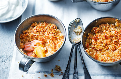 A delightful twist to the classic crumble recipe. Filled with tart rhubarb chunks and sweet apple and topped with a crunchy quinoa and porridge topping, this gluten-free dessert is easy to prepare and will hit the sweet spot.
