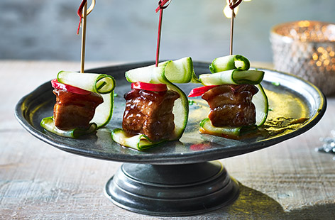 Impress your guests at your next drinks party with these fabulous Asian-inspired pork canapés: everyone will be coming back for seconds, guaranteed. 
