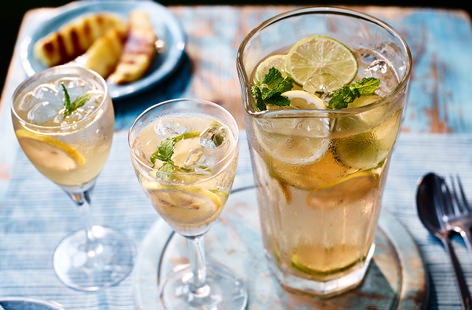 This elegant cocktail, made with rosé wine, mint, lemon, lime and agave, is the perfect refresher to enjoy al fresco. So easy to prepare, it can also be made in a large jug, making it ideal for a summer party