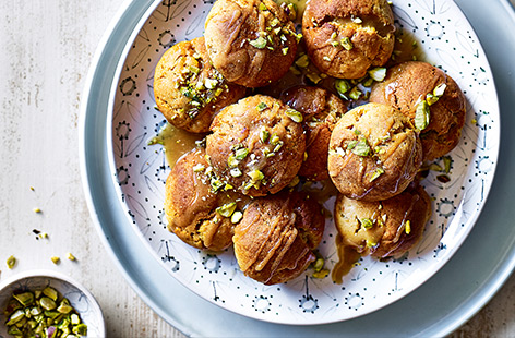 This vegan doughnut recipe involves baking instead of frying, making it even easier to follow at home