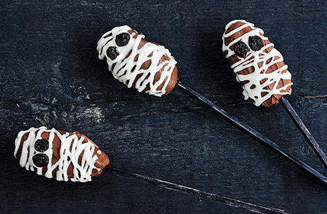 Don't worry, these spooky slugs are actually delicious sweet treats that are perfect for a Halloween party, and what's more, they only need four ingredients to make. 