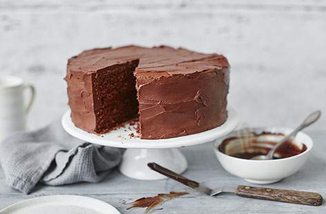 When it comes to celebrating a special occasion, there is nothing better than tucking into a slice of classic chocolate cake. The ultimate indulgence, a rich, velvety ganache takes this dessert to the next level