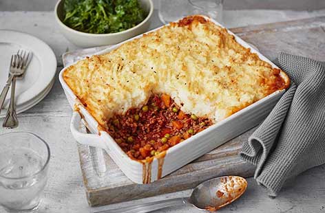 Comfort food doesn't get much better than this easy cottage pie recipe, layered with rich beef mince and buttery mash. Bake until bubbly and golden, then serve with a side of green vegetables. Learn how to make cottage pie for a failsafe winning family dinner.