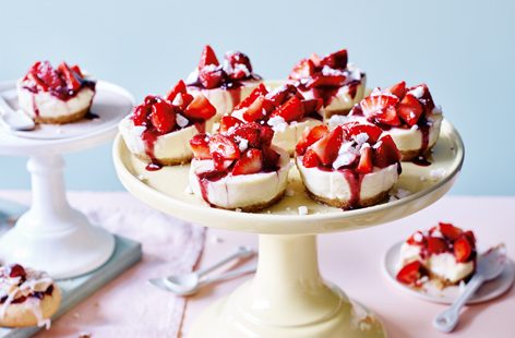 These bite-sized delights may be small in size but they're definitely not in flavour. Take a traditional cheesecake and top it off with an Eton Mess twist of crumbled meringue, juicy strawberries and a zingy forest fruit coulis. 