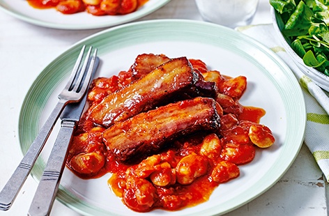 If you're looking for an easy dinner idea for two, try this succulent maple-glazed pork made with smoked paprika and cinnamon, and served with fiery chilli beans. This mouth-watering pork recipe can be ready in an hour and is perfect for a special night in