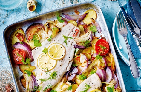 This easy one-tray recipe requires minimal effort but gives perfectly cooked plaice on a bed of roasted Charlotte potatoes and baby plum tomatoes with fragrant fennel and dill. This versatile dinner idea works well with any flat white fish