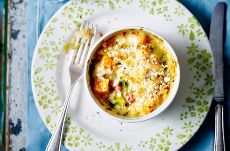 These delicious butternut squash, leek and pancetta pots are the perfect midweek meal. Made with mature Cheddar, a pinch of mustard powder and a sprinkling of thyme, they are packed with flavour
