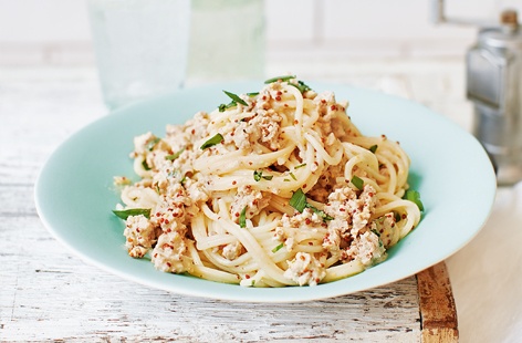 If you're craving a big bowl of pasta, then you really can't go wrong with this summery take on traditional spaghetti Bolognese. With turkey mince to make it lighter and a crème fraîche, mustard and tarragon sauce, this easy recipe is truly delicious