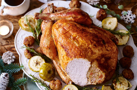 Create a wonderful Christmas feast with this gorgeous golden turkey as its stunning centrepiece. 